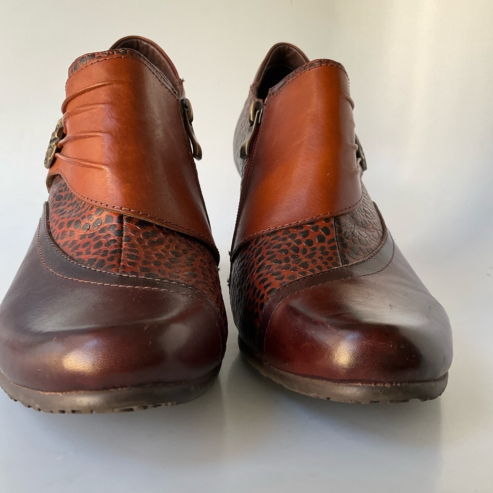 L'ARTISTE Brown and Red Leather Multi Pattern Shoes - Picture 8 of 15